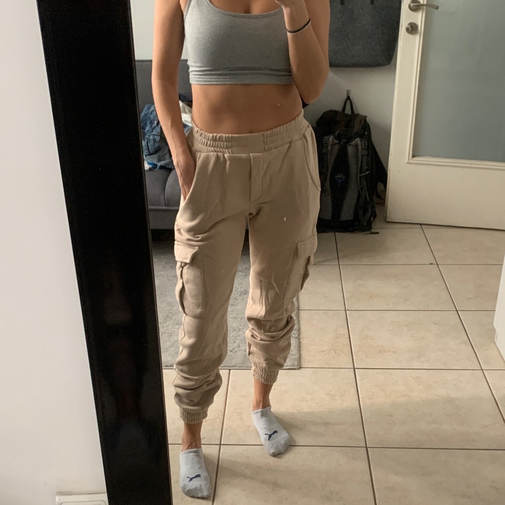 Jogger sweatpants nude khaki tan brown cargo pockets high waisted small